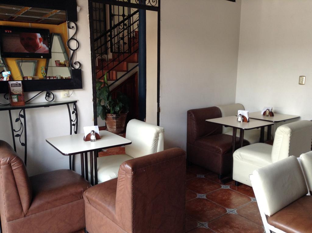Los Faroles Hotel Uruapan (Michoacan) Extérieur photo
