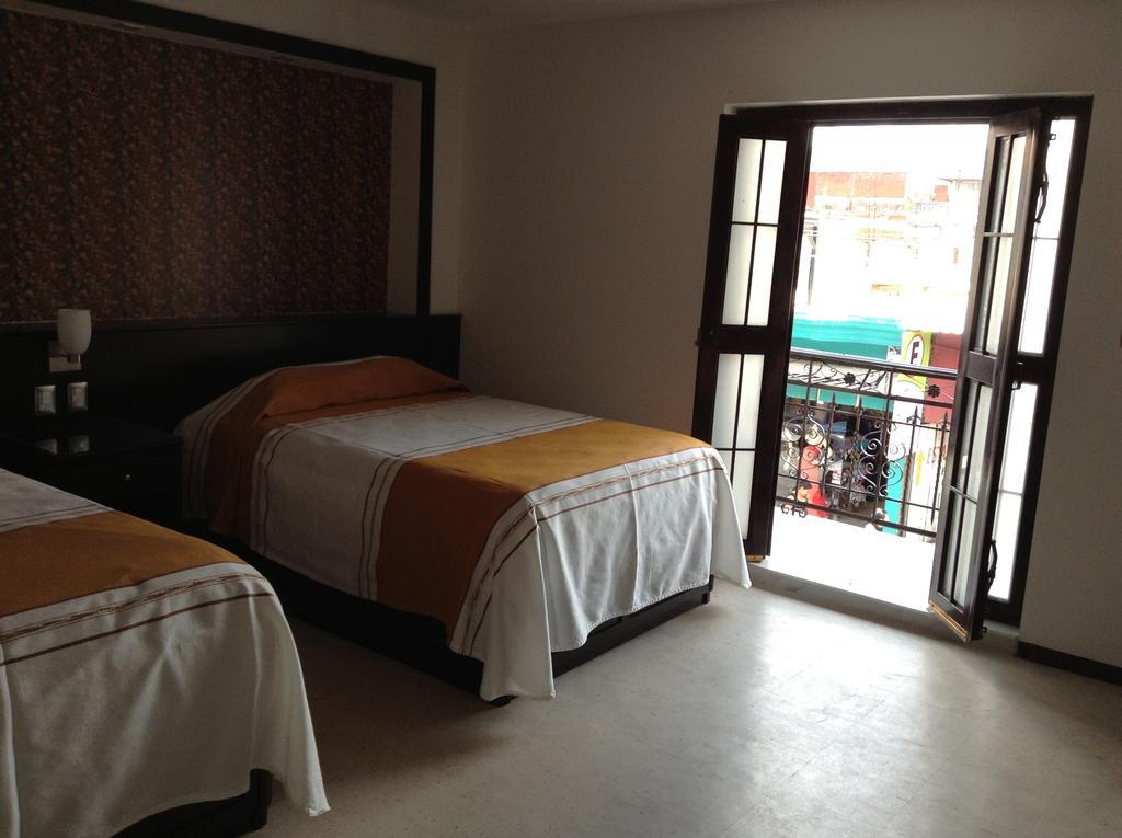 Los Faroles Hotel Uruapan (Michoacan) Chambre photo