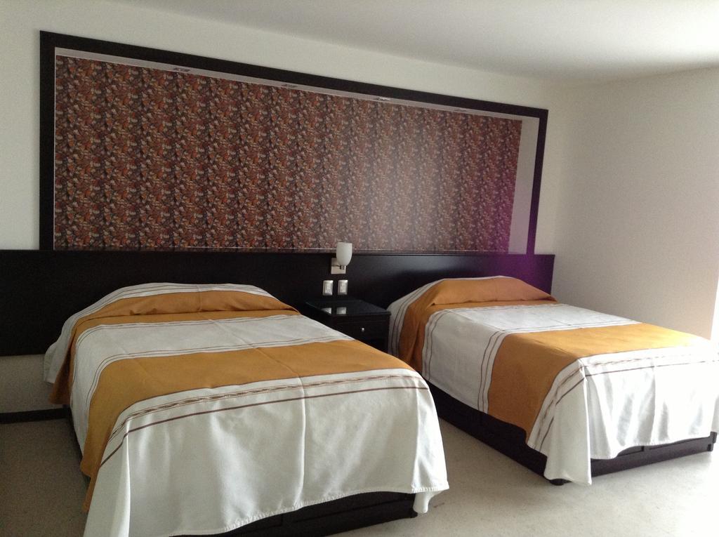 Los Faroles Hotel Uruapan (Michoacan) Extérieur photo