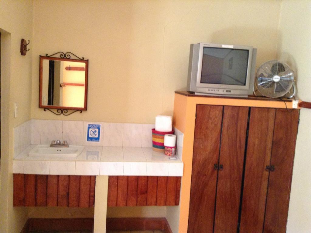 Los Faroles Hotel Uruapan (Michoacan) Chambre photo