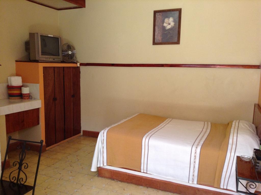 Los Faroles Hotel Uruapan (Michoacan) Extérieur photo