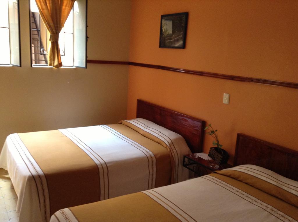 Los Faroles Hotel Uruapan (Michoacan) Extérieur photo