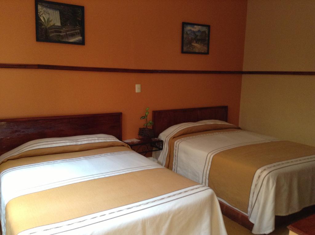 Los Faroles Hotel Uruapan (Michoacan) Extérieur photo