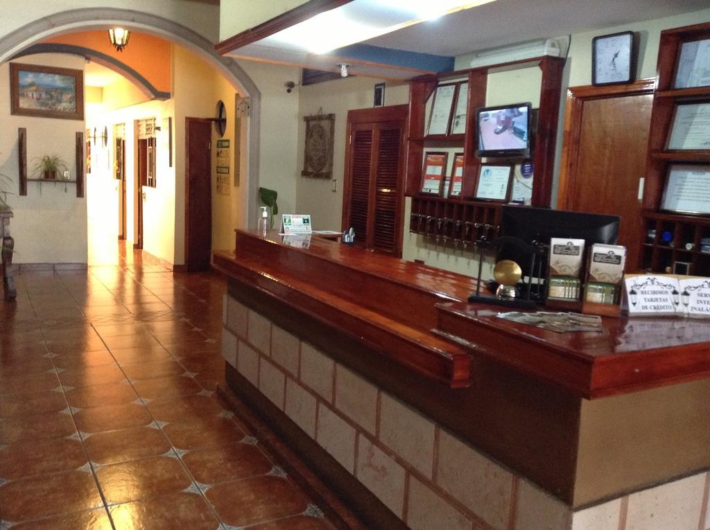 Los Faroles Hotel Uruapan (Michoacan) Extérieur photo