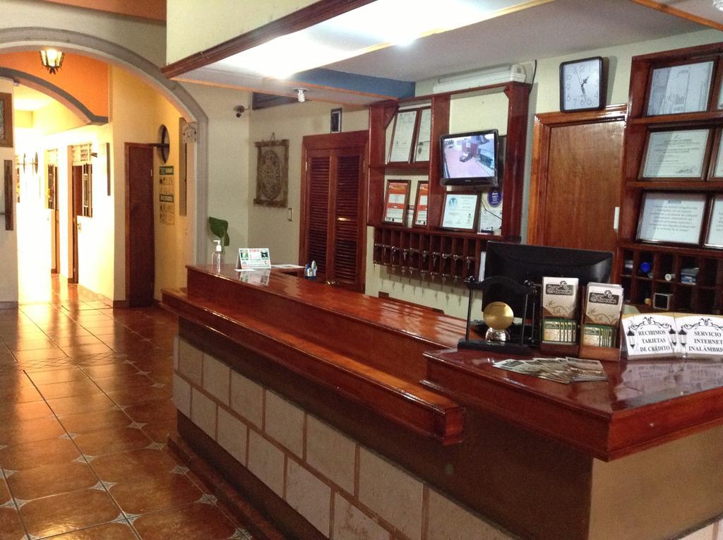 Los Faroles Hotel Uruapan (Michoacan) Extérieur photo